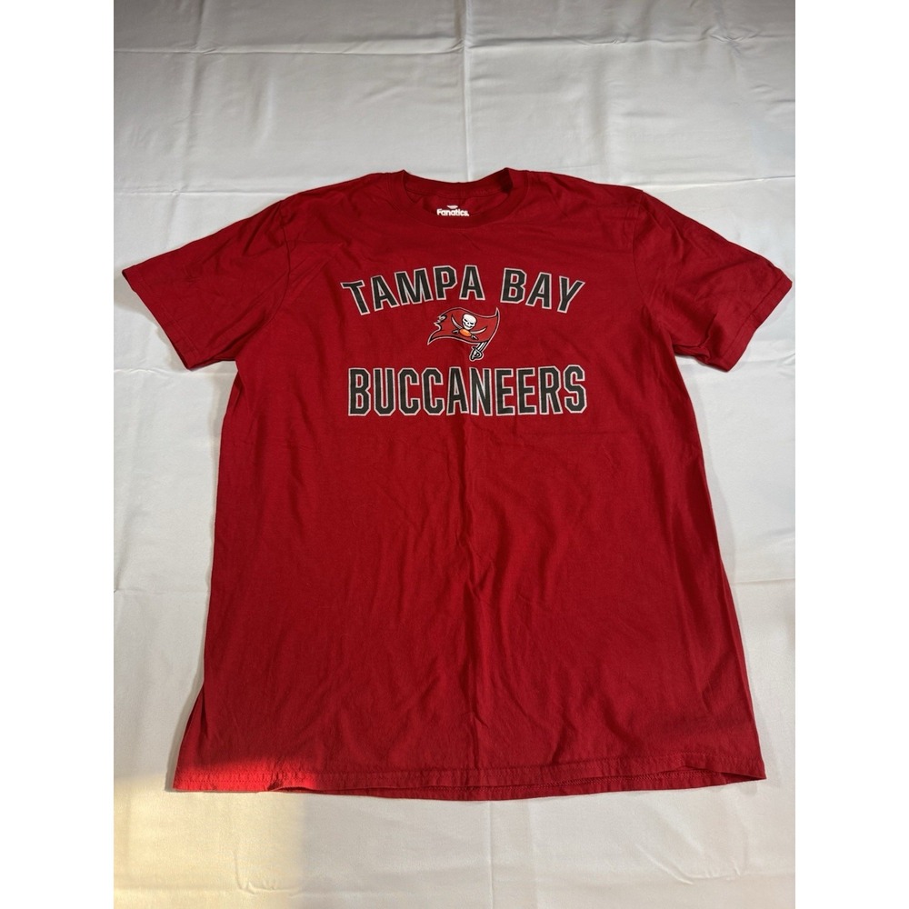 Red Fanatics Tampa Bay Buccaneers T-shirt‎ Men's Size Large